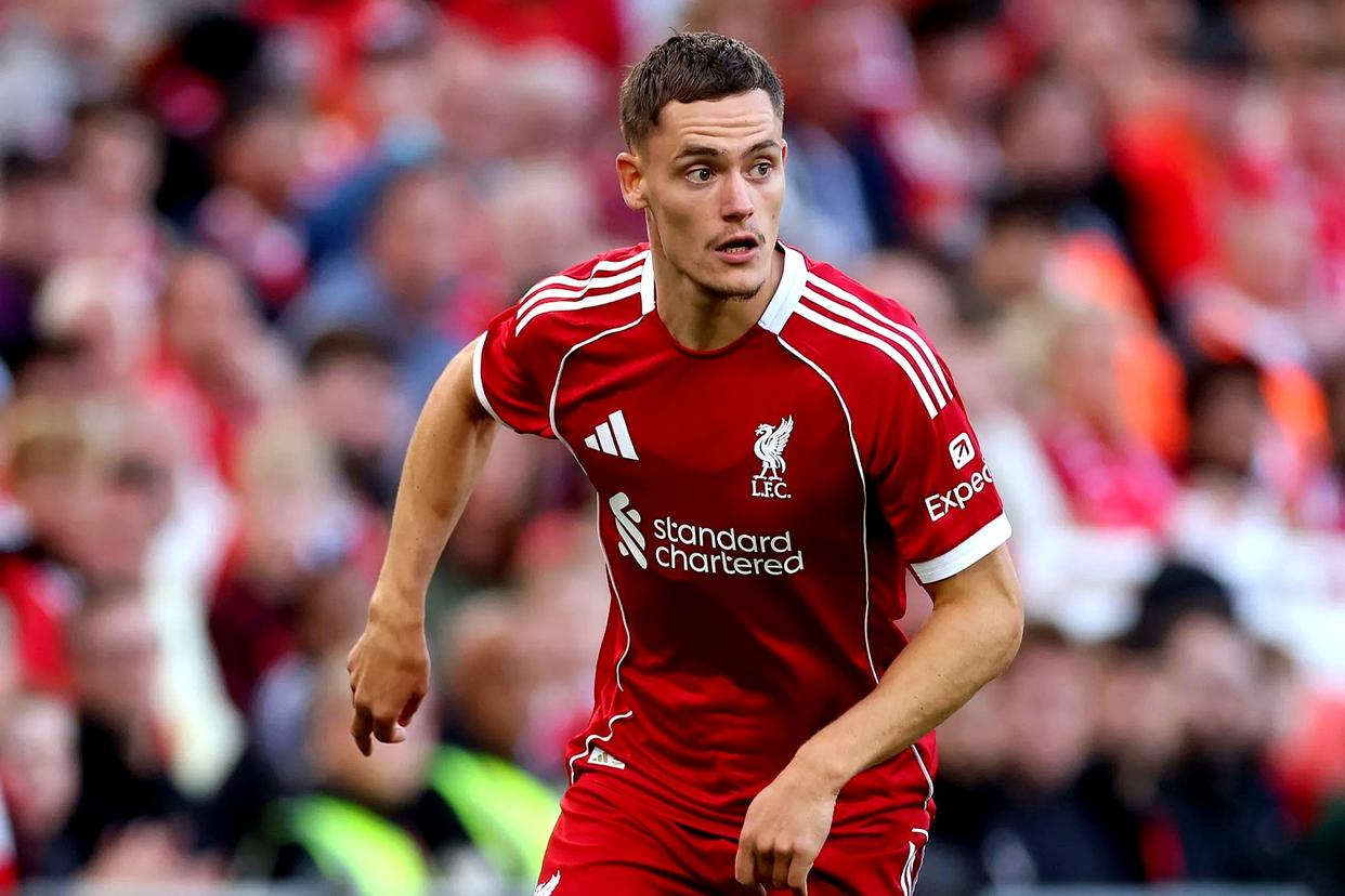 星空体育-利物浦发布备战花絮；赛前止住颓势；法甲任务艰巨；赛程密集仍需轮换的简单介绍-星空体育