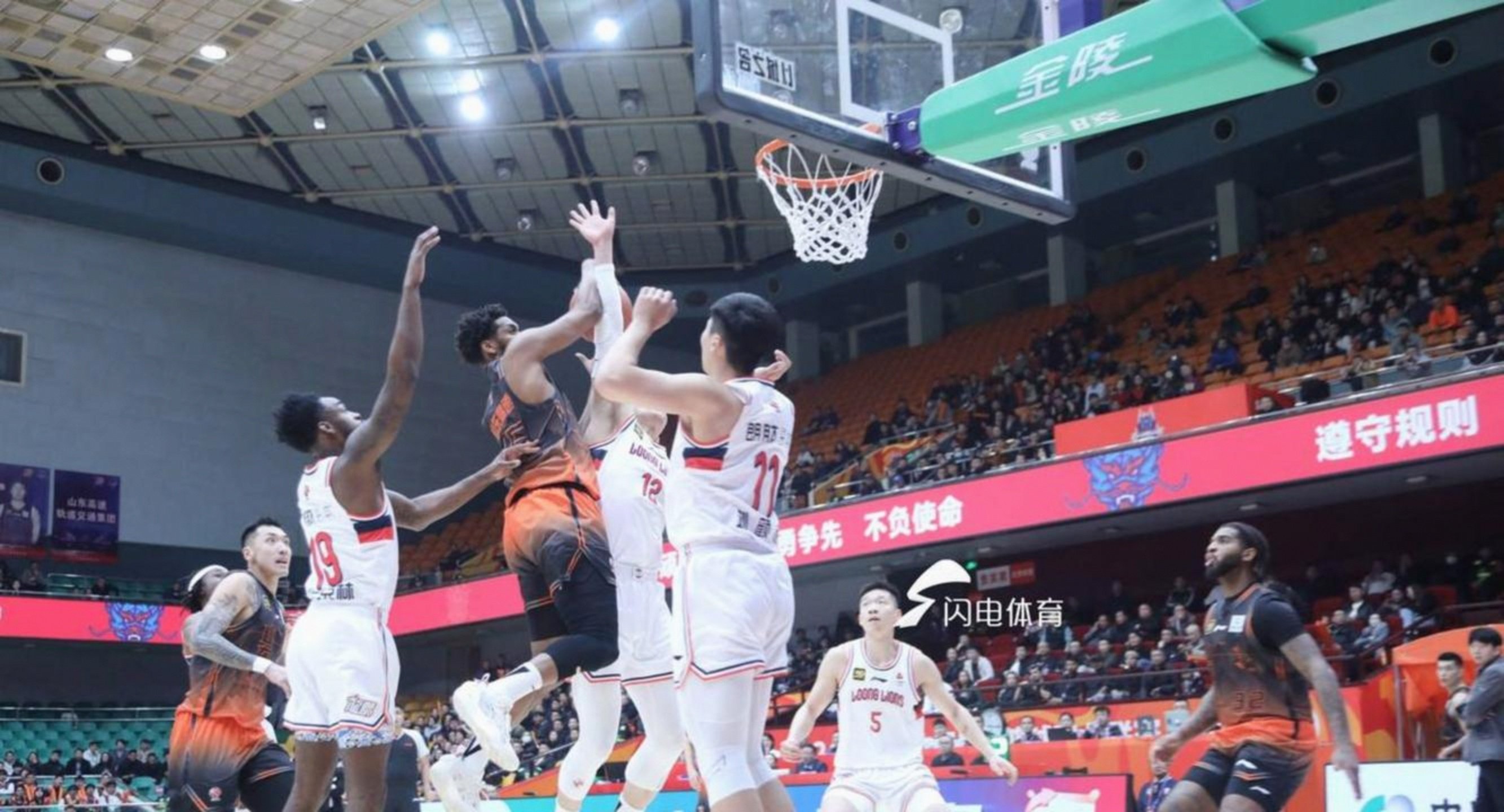 xingkong sports-关于转折点！深圳男篮豪取连胜，CBA季后赛集结日攻防权衡，媒体盛赞，心理建设被强调的信息-xingkong sports